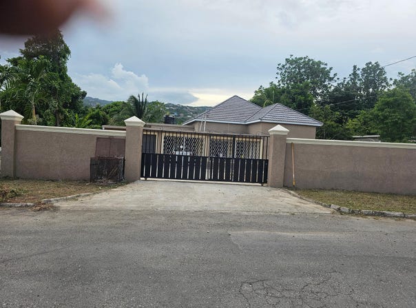 40 BURBANK AVENUE, Kingston 19, St. Andrew