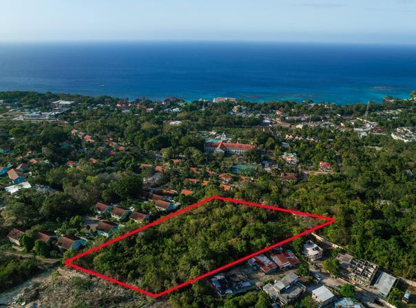 2 BOUGANVILLEA DRIVE, Ocho Rios, St. Ann