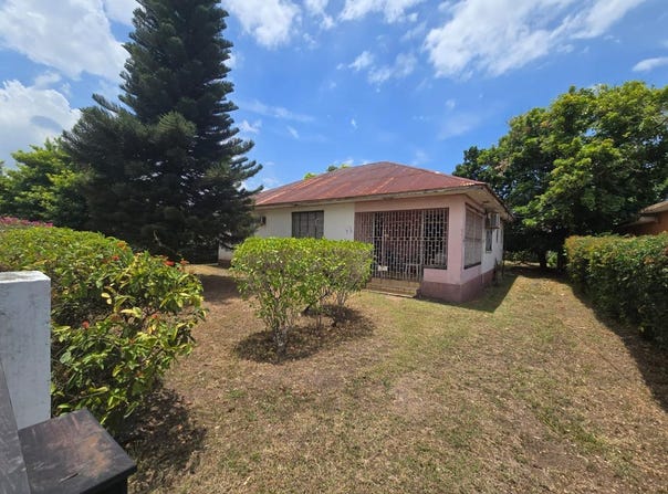 69 THREE VIEWS AVENUE, Kingston 20, St. Andrew