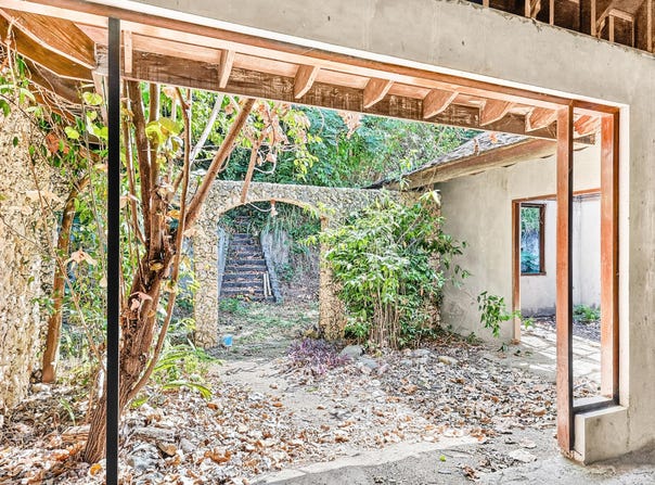 6 RIDGEWAY, Kingston 6, St. Andrew