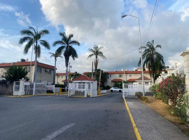 114 CONSTANT SPRING ROAD unit: 508 B, Kingston 8, St. Andrew
