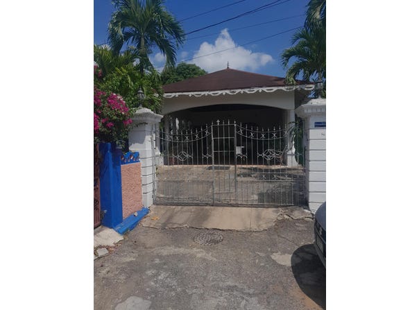 16 HIGHFIELD CLOSE, Spanish Town, St. Catherine
