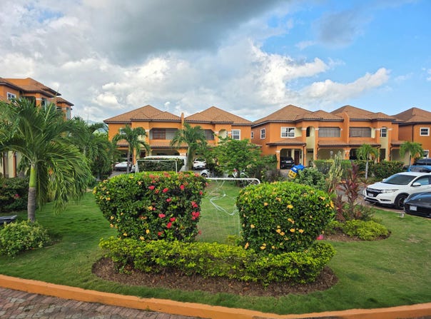 50-52 SANDHURST CRESCENT unit: 2, Kingston 6, St. Andrew