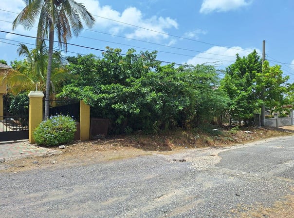 GLENHAVEN DRIVE unit: Lot 33, May Pen, Clarendon