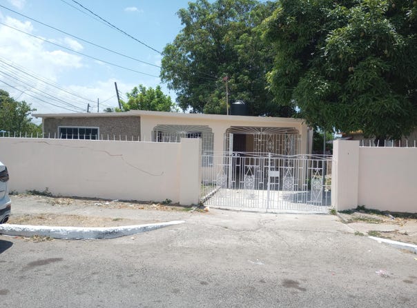 32 ENSOM CRESCENT, SP TOWN, Ensom City, St. Catherine