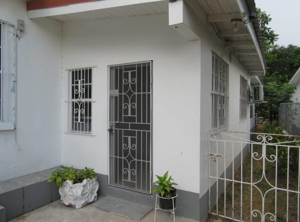 40 A UPPER WATERLOO ROAD unit: 1, Kingston 10, St. Andrew