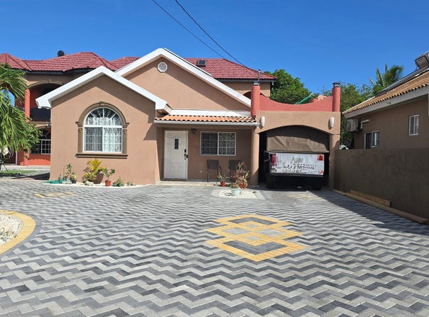 CARIBBEAN ESTATES, Caribbean Estates, St. Catherine