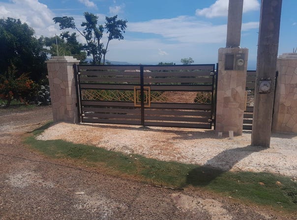 TOP HILL, Junction, St. Elizabeth