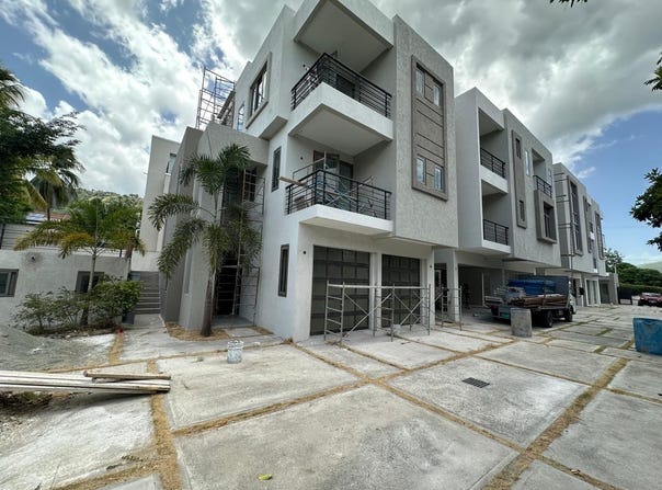 10 WIDCOMBE ROAD unit: 8, Kingston 6, St. Andrew