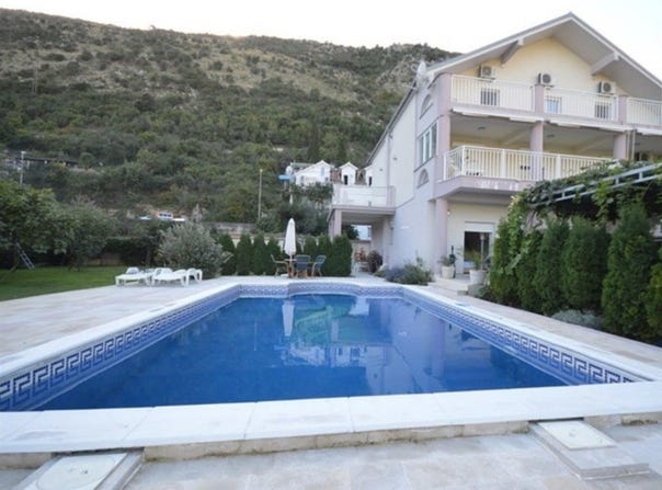 Sutorina, Herceg Novi Municipality 85347