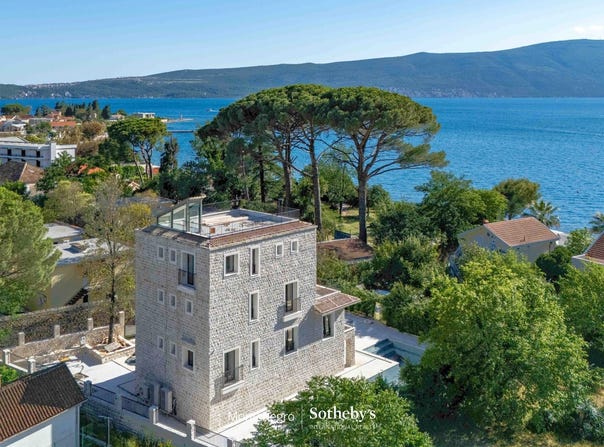 Tivat, Tivat Municipality 82000