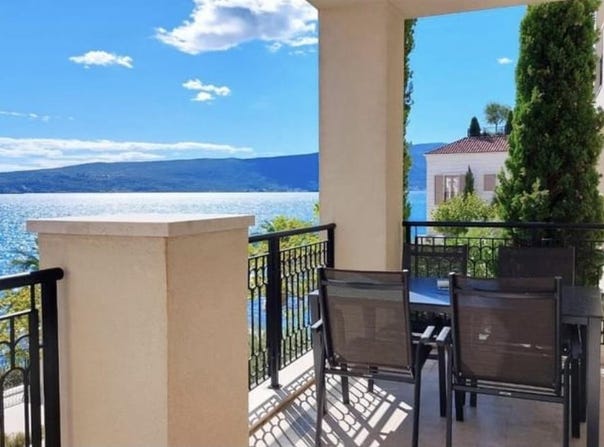 Tivat, Tivat Municipality 82000