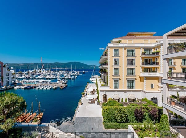 Tivat, Tivat Municipality 82000
