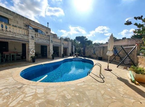 Triq Il-Birwina, Il-Mellieħa, Malta