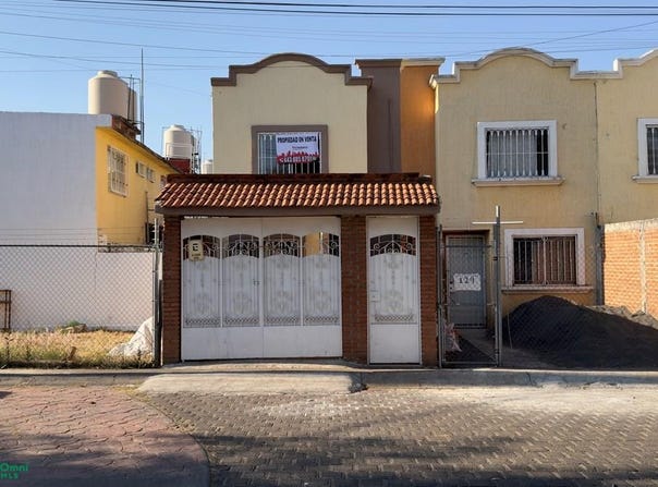 Circuito K 0, Fraccionamiento Villas del Pedregal, Morelia, Michoacán de Ocampo, Morelia, Michoacan 58330