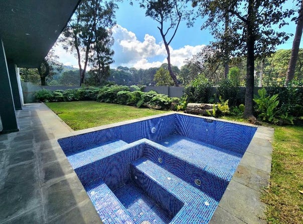 Av, del Carmen, Valle de Bravo, State of Mexico 51200