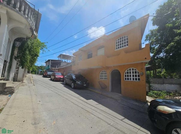 Zeus 0, 20 de Noviembre, Zihuatanejo de Azueta, Guerrero, Zihuatanejo, Guerrero 40893