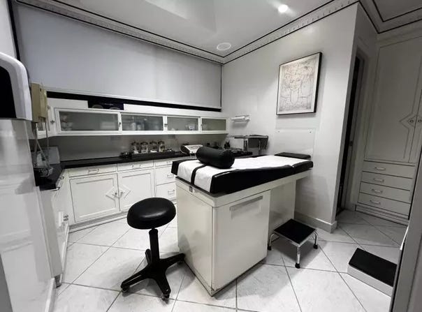 Consultorios medicos Paitilla, Avenida Balboa con, C. 53 Este, Panamá, Panamá City, Panamá Province