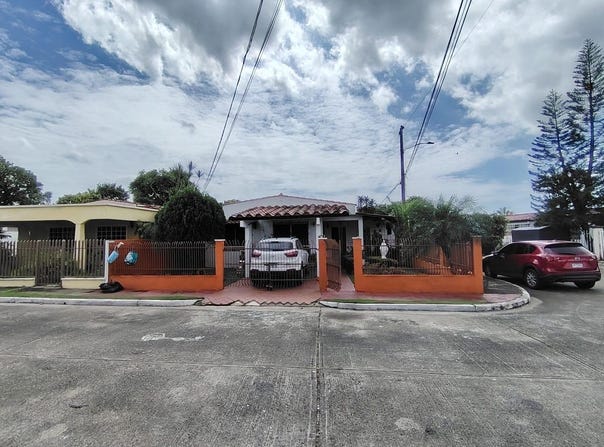 CALLE VIGO Y CALLE BILBAO, ALTOS DEL ROMERAL unit: CASA # 555, Panamá, Panamá