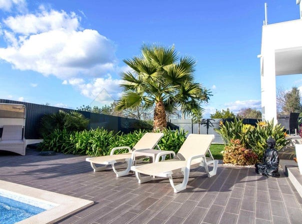 Paderne, Algarve 8200