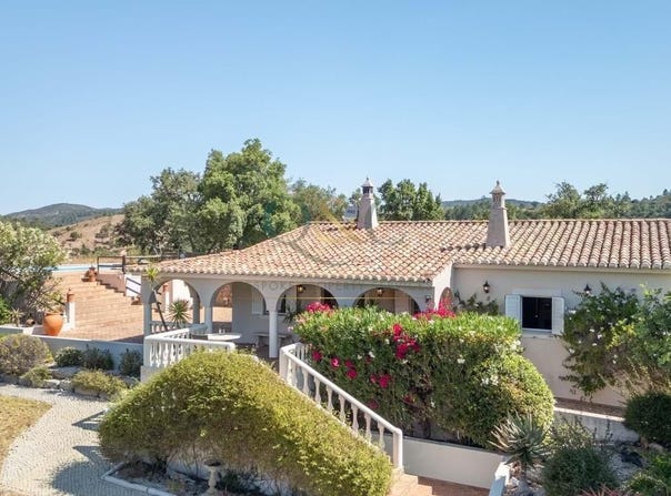 Salir, Algarve 8100