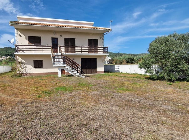 Famalicão, Leiria 2450