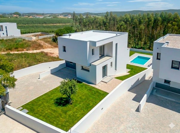 Nossa Senhora do Pópulo, Leiria District