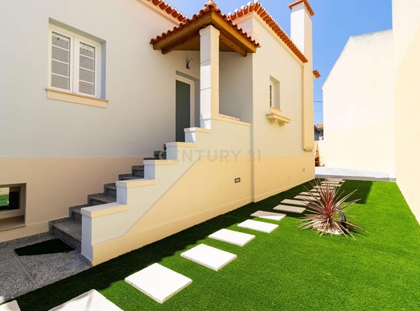 Valado dos Frades, Leiria District