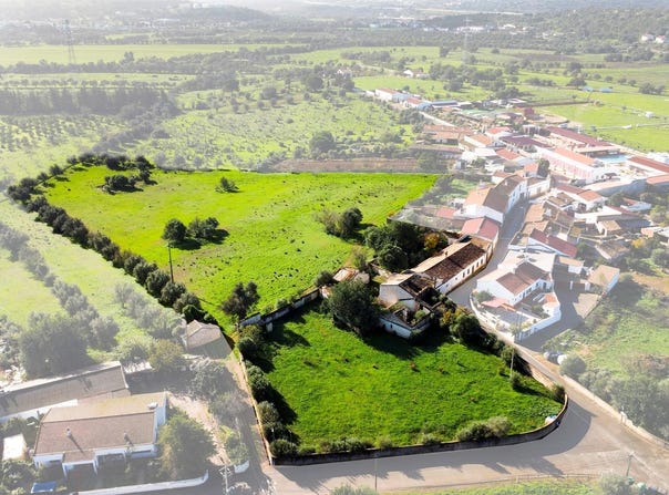 Paderne, Algarve 8200