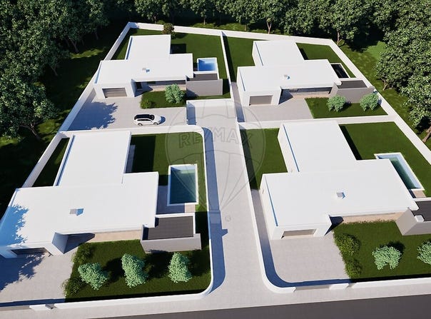 Leiria, Leiria District 2445