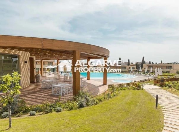 Porches, Algarve 8400