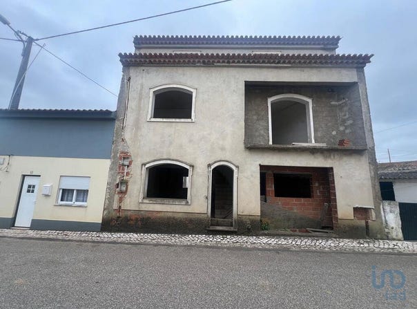 Vermelha, Lisbon 2550