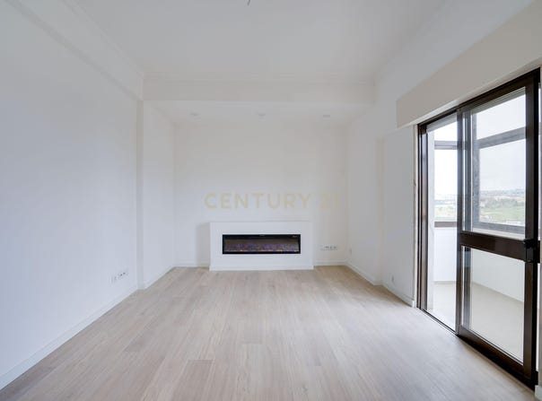 Camarate, Lisbon