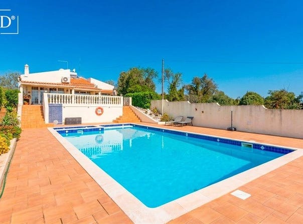 Paderne, Algarve 8200