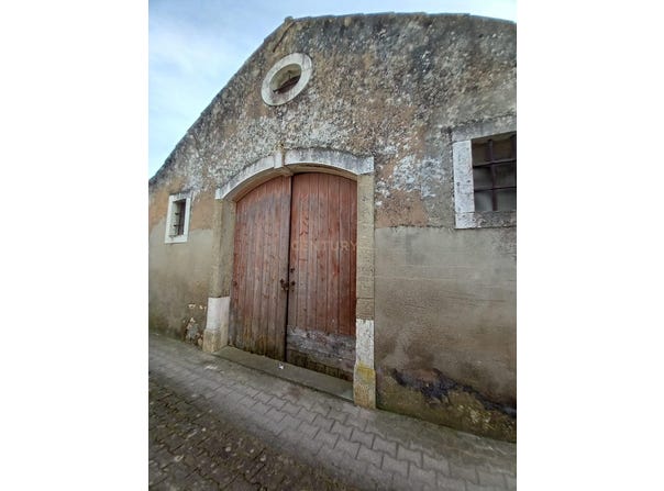 Dois Portos e Runa, Lisbon
