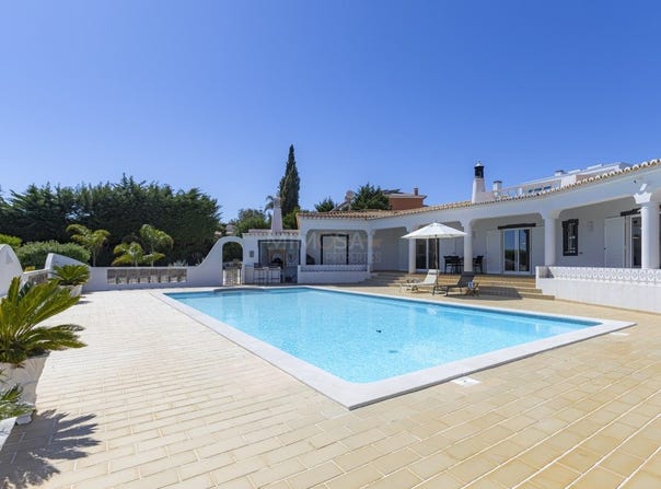 Portimão, Algarve 8500