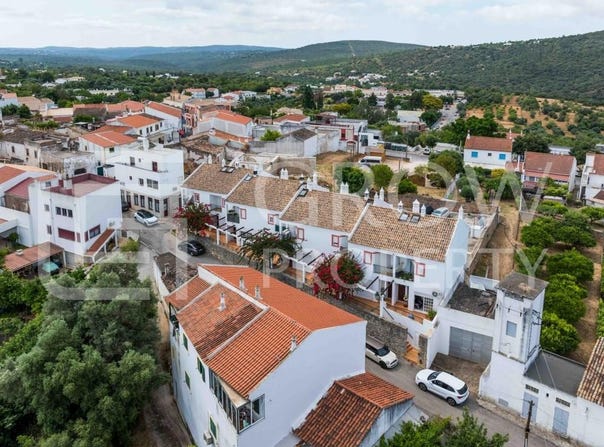 Salir, Algarve 8100
