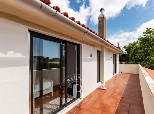 Carcavelos e Parede, Lisbon 2775-687