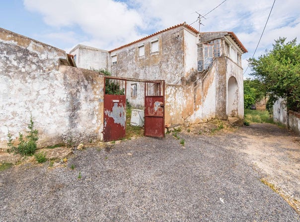 Carnota, Lisbon