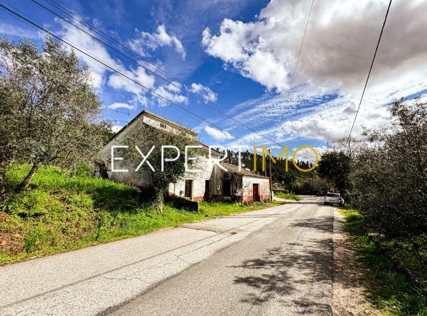 RJH2+8G, Leiria, Leiria District 3250