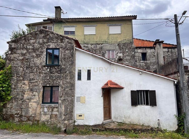 Arcozelo das Maias, Viseu District