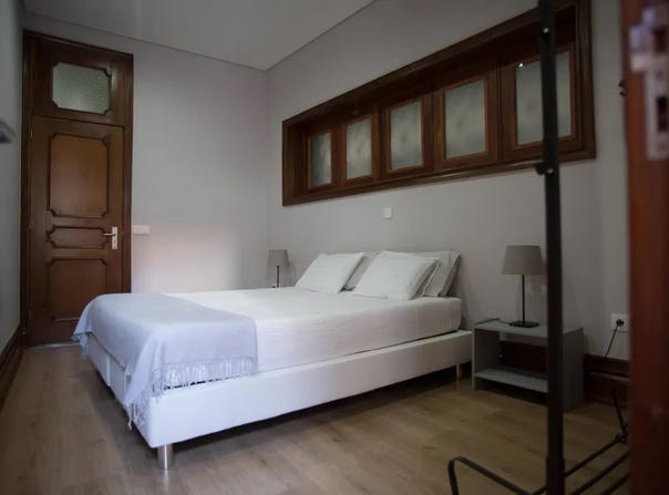 Rua Teixeira Lopes, Vila Nova de Gaia, Porto District 4400-320