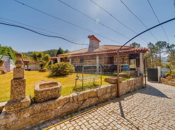 Viseu, Viseu District 4690