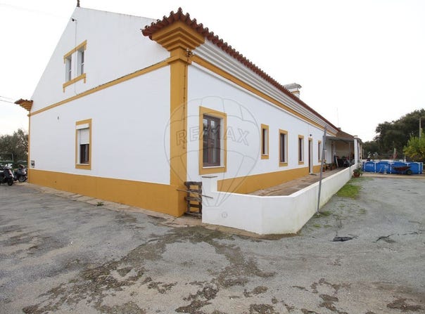 Évora, Évora District 7000