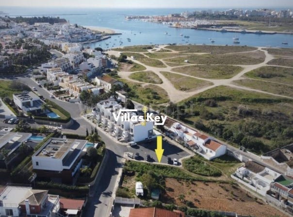 Ferragudo, Algarve 8400