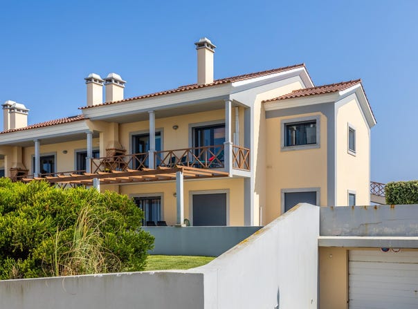 Nazaré, Leiria 2450
