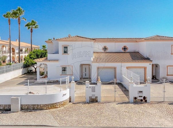 Faro, Algarve 8200