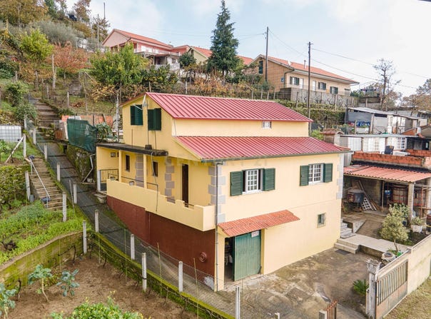 Valadares, Porto District