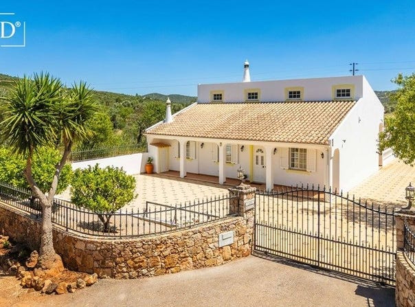 Paderne, Algarve 8200
