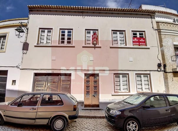 Portimão, Algarve 8500